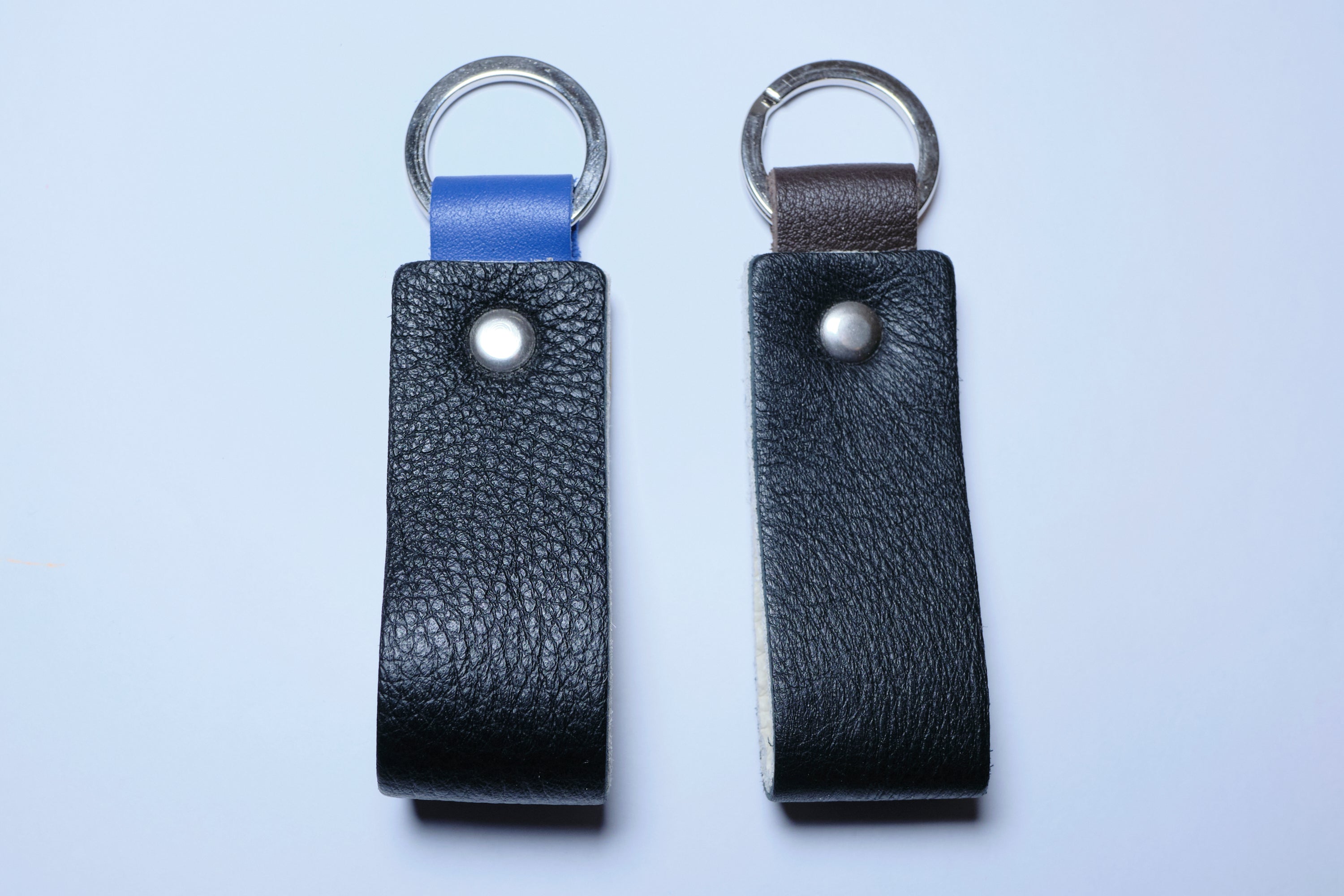 Nero Wallet - Cool Leather Keychain for Men and Women - Key Holder - Key Organizer - Double Colors Leather - Set of 2 - Random Colors - minimalist mens wallet