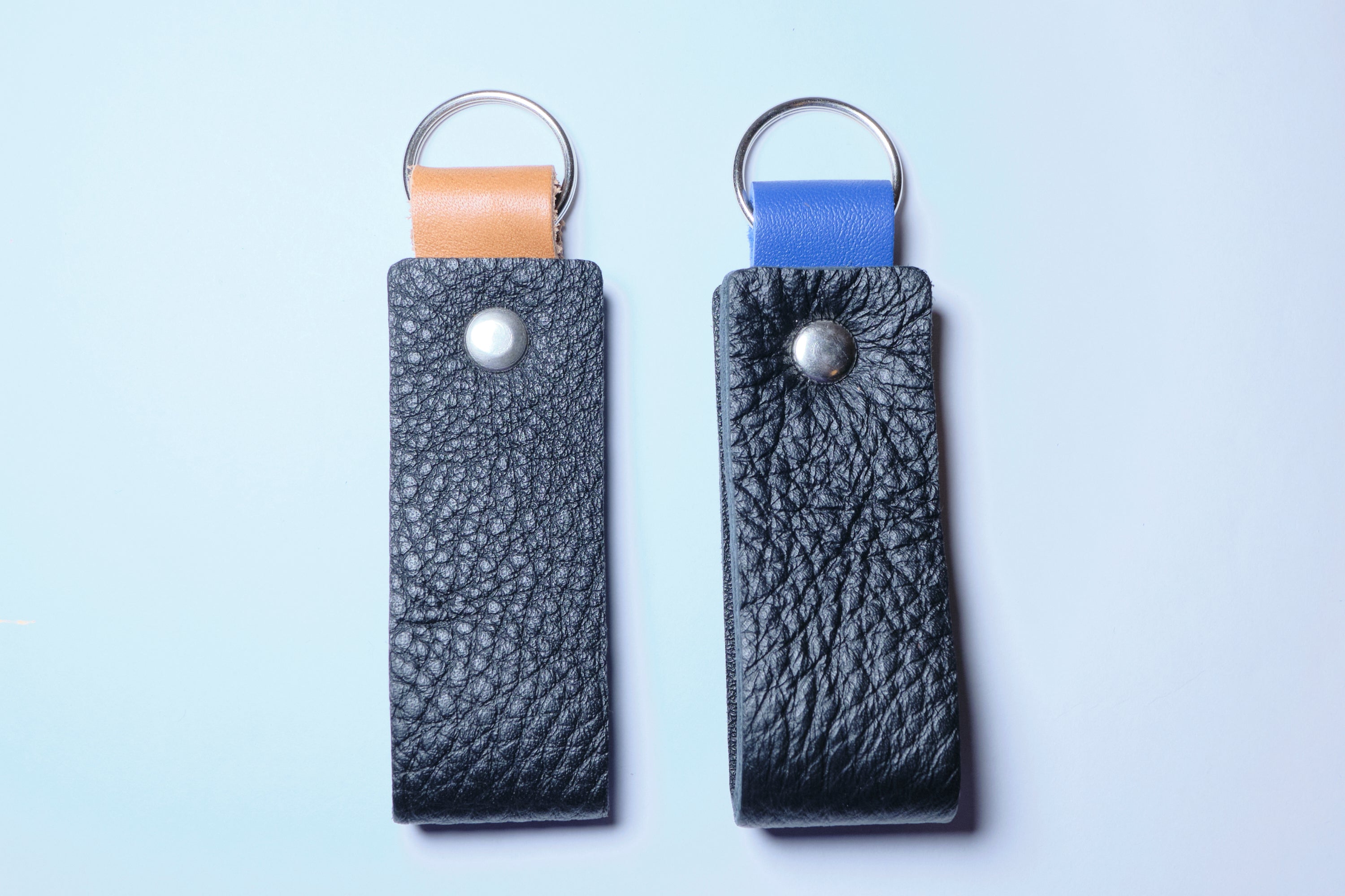 Nero Wallet - Cool Leather Keychain for Men and Women - Key Holder - Key Organizer - Double Colors Leather - Set of 2 - Random Colors - minimalist mens wallet