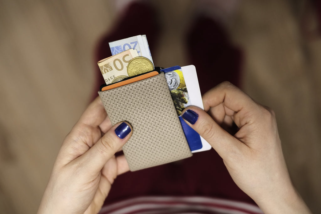 Nero Wallet 02 Design Series - Upgrade Your Wallet Game with Our Leather Minimalist Wallet Collection - RFID blocking 3+2 - minimalist mens wallet