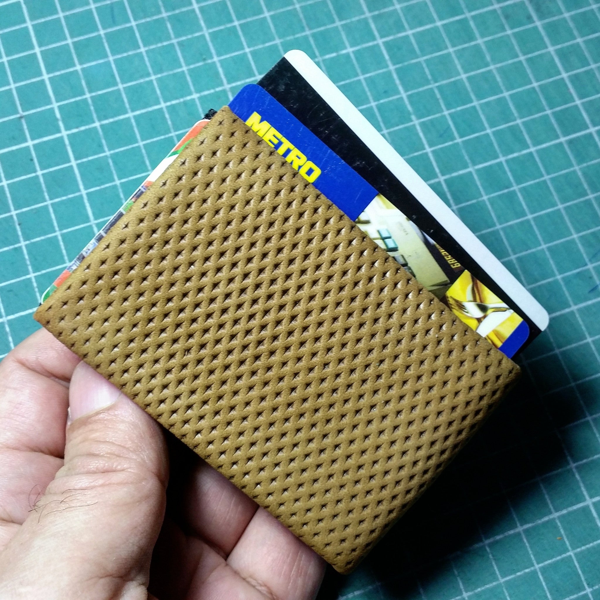 Nero Wallet 04 Design Series - Elevate Your Style and Streamline Your Carry with Our Minimalist Wallets - RFID blocking 3+2 - minimalist mens wallet
